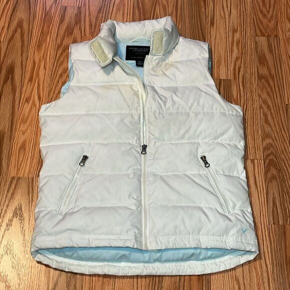 American Eagle Puffy Vest, lightweight, white, Small - Picture 5 of 7